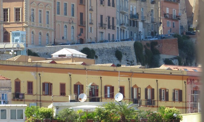 Cagliari House | Luna Rossa