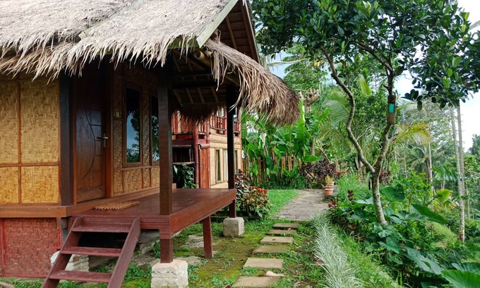 Kecamatan Pringgasela House | Lunggu Bungalow with the Agricultural View
