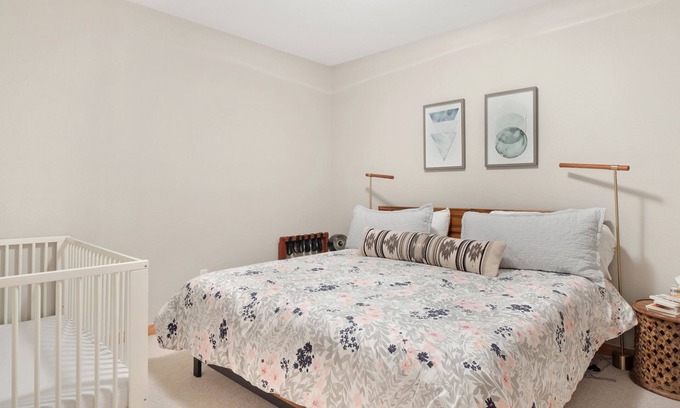 Eagle-Vail House | Lupine Lodge - A Family Retreat in EagleVail n5 King Bedrooms + Hot Tub!