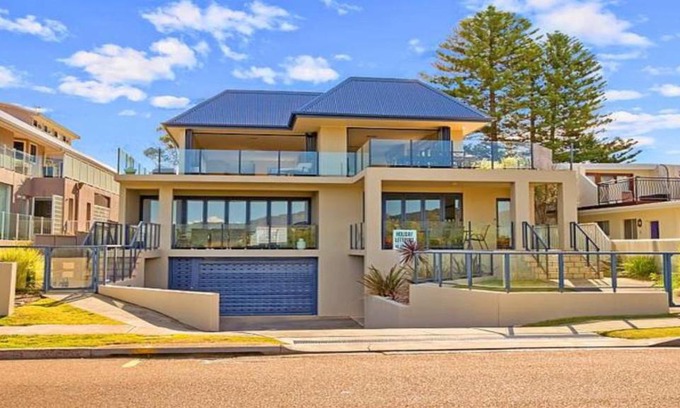Ettalong Beach House | Luro 2 - Waterfront Luxury