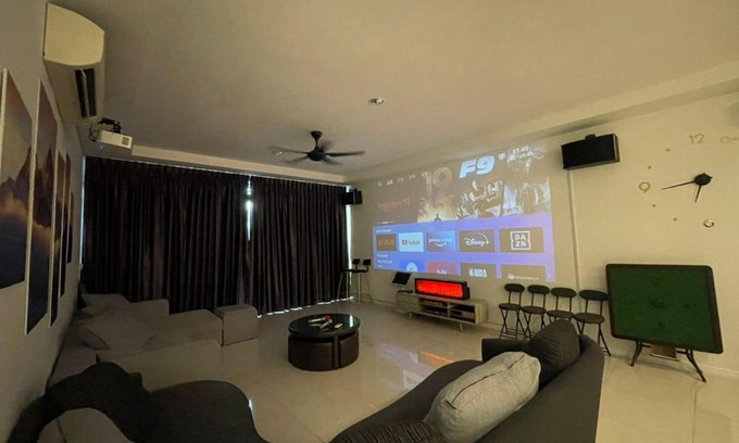 Iskandar Puteri Apartment | Lux 3BR max 25pax Projector 160inch Netflix Iskandar Puteri near Legoland