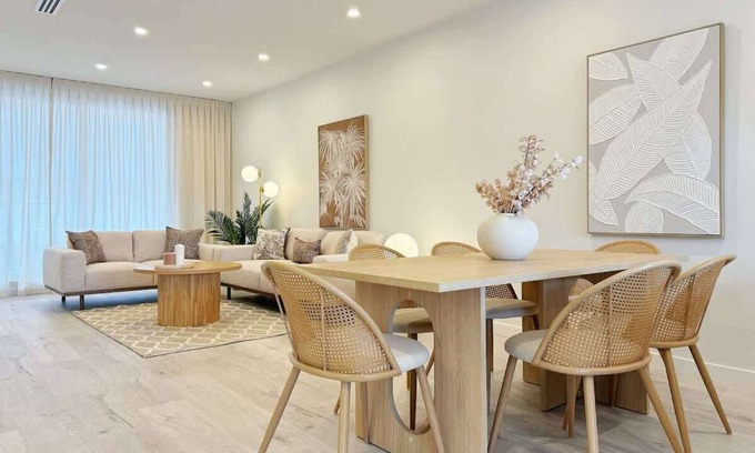 Greenlane Condo | Lux 4B Family&Business Travel Suite-ASBshowgrounds