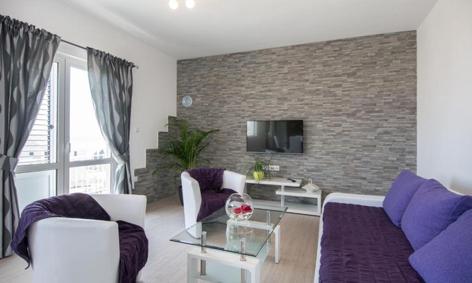 Seget Donji Apartment | Lux apartman s pogledom na more