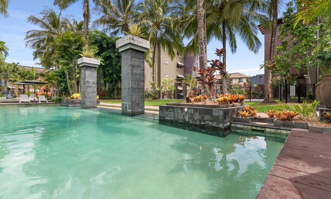 Westcourt Apartment | Lux Apartment Cairns - 9 Pools BBQ Gym
