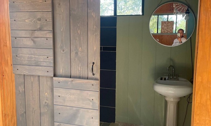 Dripping Springs Bed & Breakfast | Lux Glamping Stargazing EnSuite walk/bike to downtwn, wineries, food, and shops.