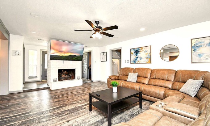 Barker House | Lux Home w/Heated Pool & Spa: 30 Min to Downtown