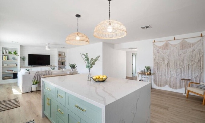 Pointe Scottsdale House | LUX Long Term Stay - Chef's Kitchen, Golf, Fire Pit, BBQ Island and more!