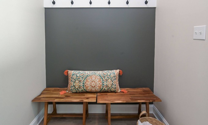 Madison House | Lux Retreat Off the Beat 172 A