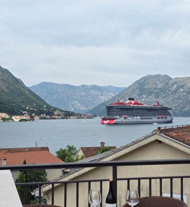 Kotor Apartment | Lux Seaside Residence 1