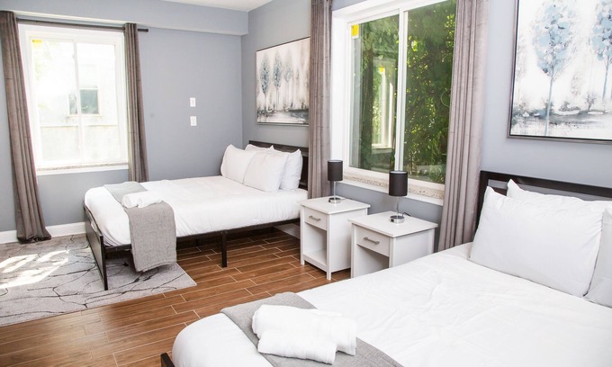 North Philadelphia East Apartment | Lux stay by Center City/Temple with King bed and Spacious Bedrooms