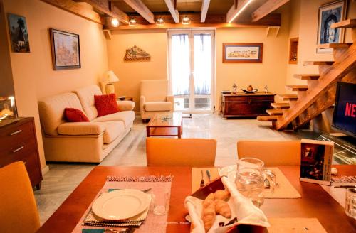 Jaen Apartment | Luxe ÁticoDúplex 2min Catedral