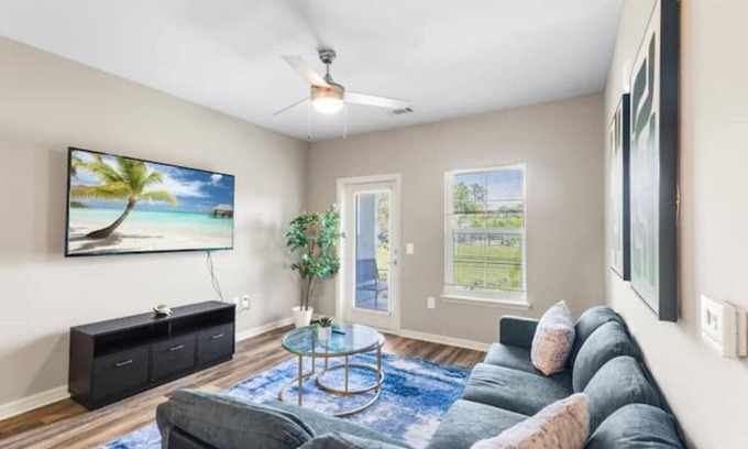 Melbourne Condo | Luxe 1BR/1BA: Dive, Rest, Explore. Book Now!