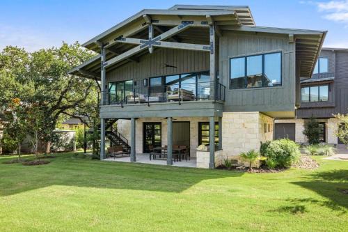 Spicewood House | Luxe 3BR Lake Escape - BBQ Firepit & Pickleball