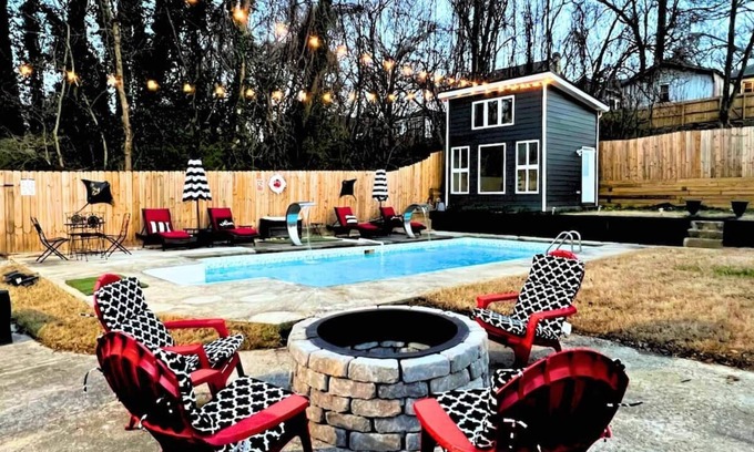 Summerhill House | Luxe 4 Bed ATL Retreat - Pool, Fire, Sauna, Theater