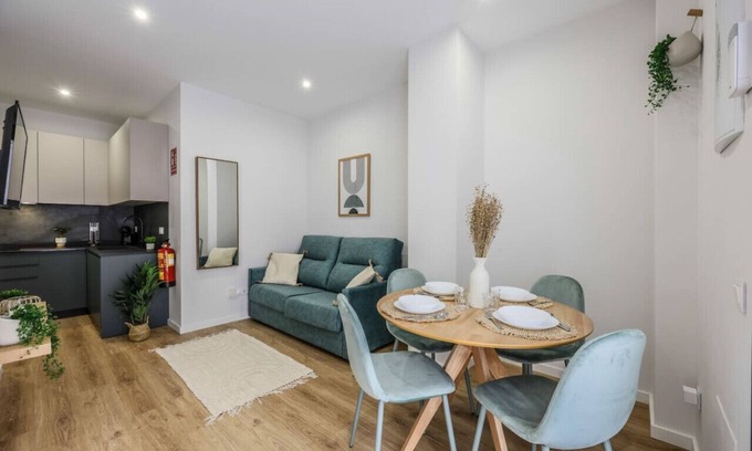 Las Acacias Apartment | Luxe Apartments Madrid Rio by Rentitup
