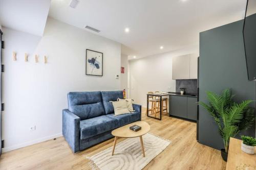 Las Acacias Apartment | Luxe apartments Madrid Rio by RentitUP