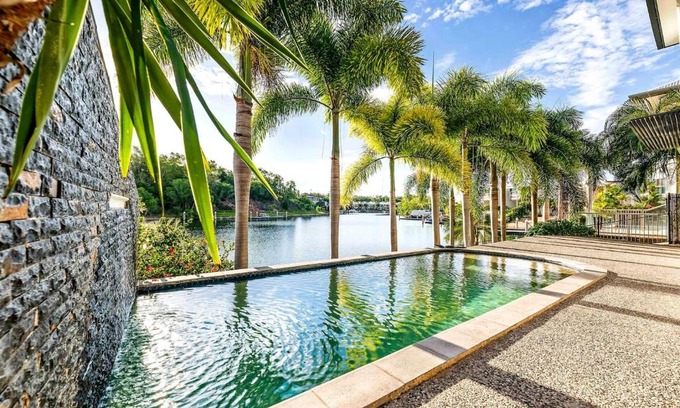 Bayview House | Luxe Bayview Oasis with Dream Waterfront Pool