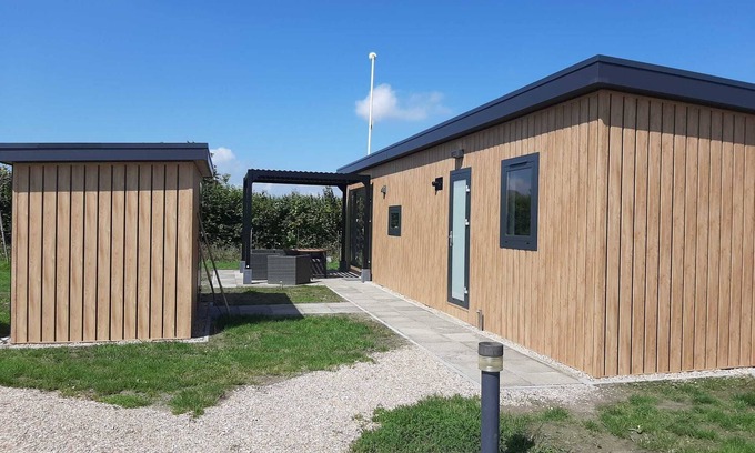 Waarde Ski Chalet | Luxe chalet op minicamping in Waarde met sauna
