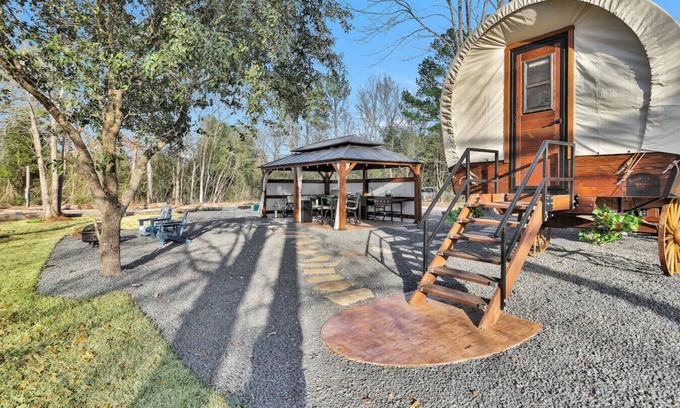 Montgomery House | Luxe Covered Wagon! King Bed - Full Bath - AC/Heat