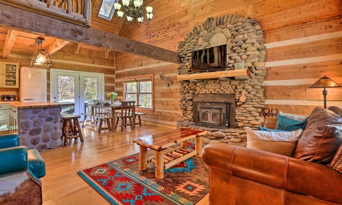 Logan Cabin | Luxe Dog-Friendly Cabin w/Hot Tub & Game Room