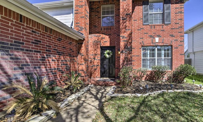 Cypress House | Luxe Home 30 Miles to Houston with Pool and Grill