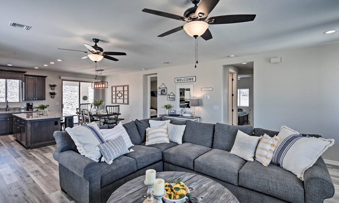 Sunridge Estates House | Luxe Home w/OHV Access, 5 Mi to Lake Mohave!