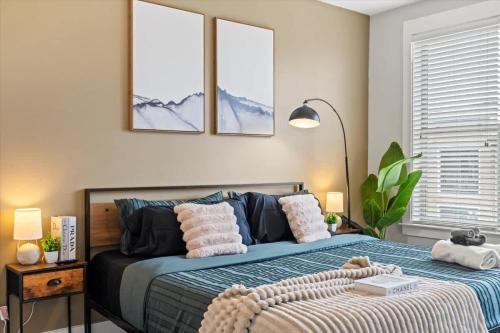 Charlotte Apartment | Luxe King 3BR in Waverly Charlotte