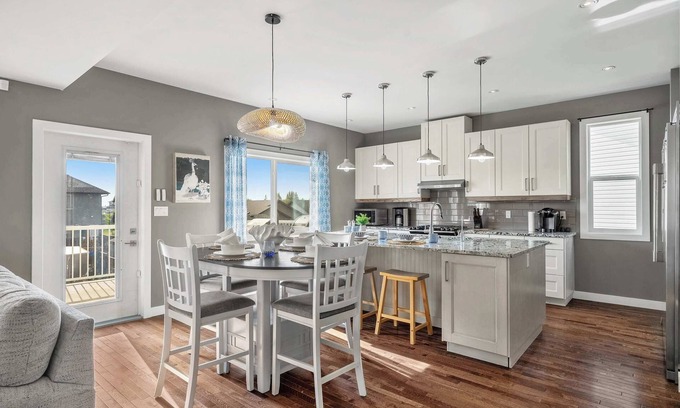 Sylvan Lake House | Luxe & Lake 6BR Getaway Hot Tub Near the Lake