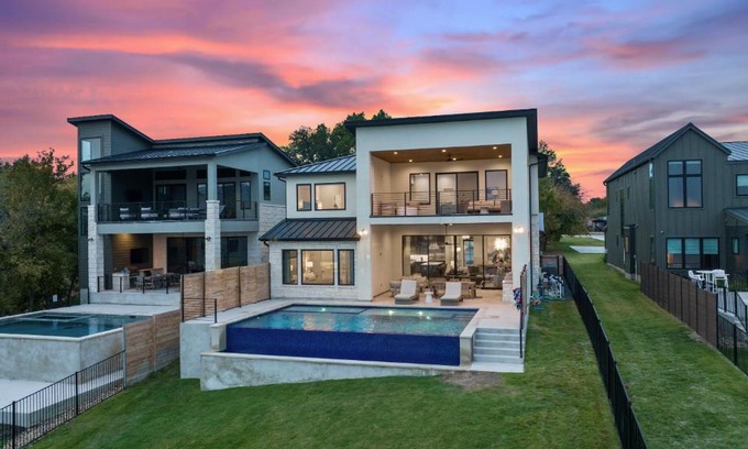 Kingsland House | Luxe Lakefront Haven New Listing Promos Available
