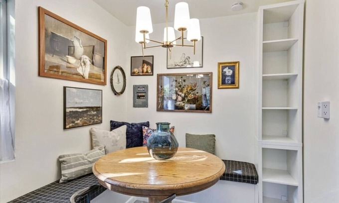 Foot Hills House | Luxe Mountainview Haven | Backyard | Massage*