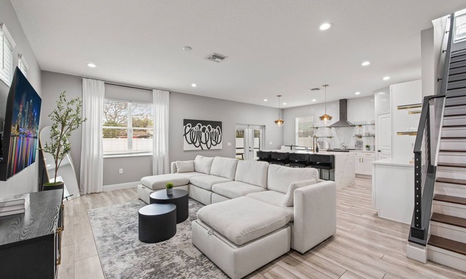 Tampa House | Luxe New Build Near TPA Airport & Stadium - Modern, Spacious & Prime Location