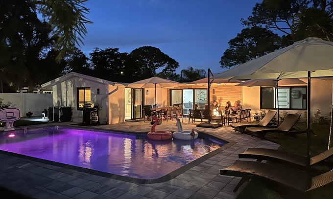 Park East House | Luxe Oasis Mins to Beaches, Downtown, & Spring Training w/Private Heated Pool