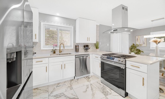 Miller Beach House | Luxe Oasis of Relaxation 4 Minutes from 2 White Sand Beaches off Lake Michigan