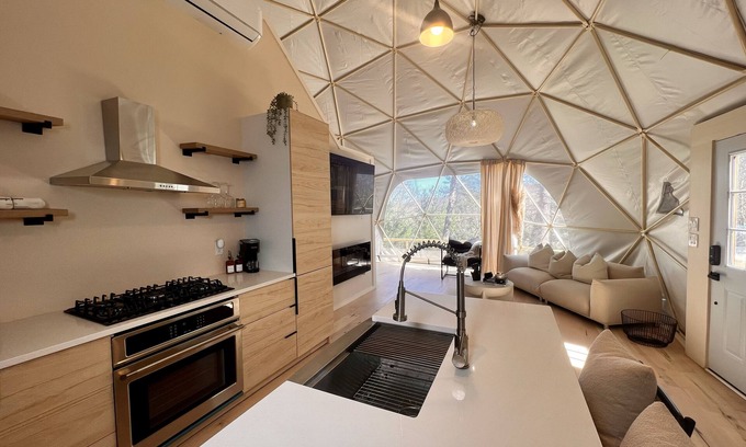 Mineral Bluff Cabin | Luxe Outdoor Movie Theater Hot Tub Glamping Dome