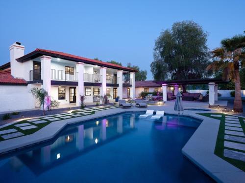 Paradise Valley Village House | LUXE-Paradise Palace-Heated Pool/Spa-Guest Casita