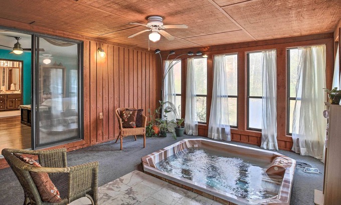 Stone Mountain House | Luxe Spacious Stone Mountain Retreat w/Sauna!