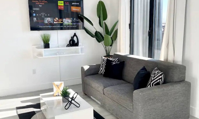 Elizabeth Apartment | Luxe Studio Queen-mins to NYC, EWR, PRU, NJPAC,Dwntwn Newark,MetLife