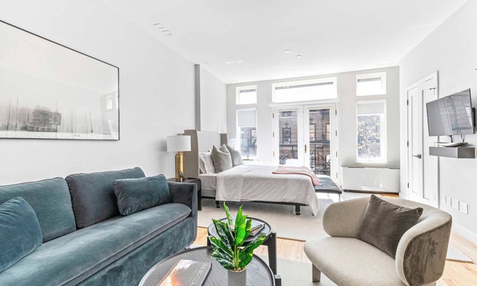 Central Park South Apartment | Luxe Studio with Charming Juliet Balcony