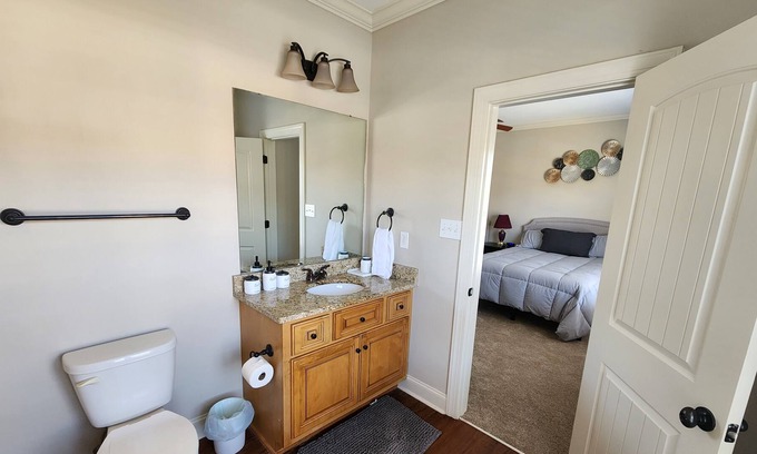 Huntsville House | LUXE TOWNHOME IN GATED COMMUNITY