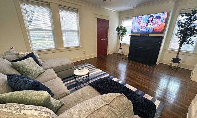 Lenox Apartment | Luxe Townhouse by Overton Square