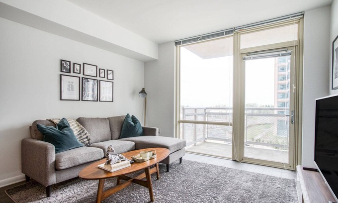 McLean Apartment | Luxe Tysons Corner 1BR w/Pet Grooming Salon, nr Subway, by Blueground