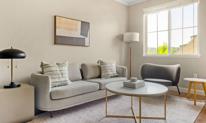 Walnut Creek Apartment | Luxe Walnut Creek 1BR w/ Gym, Pool & Spa, near FB & Google, by Blueground