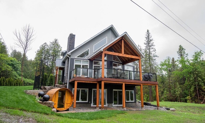 Fenelon Falls Cottage | *LuxNew Cottage* Fenelon Falls Waterfront Cottage for 8