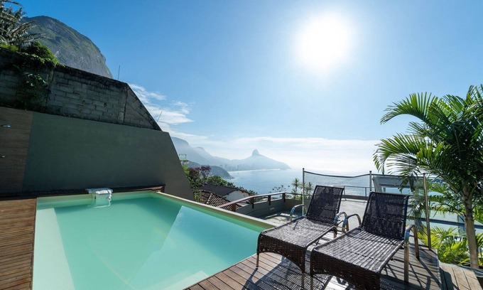 Joatinga House | LUXOBRASIL #RJ739 Joá Mansion 06 Suites Vacation Rental