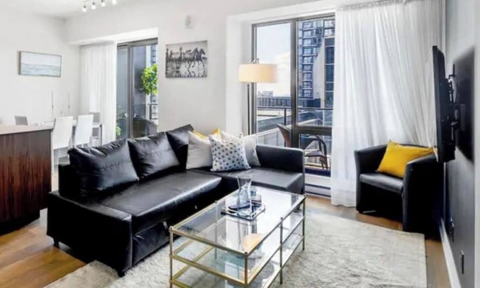 Downtown Montreal Condo | Luxuary and Cozy Condo (2 bed with complete 2 bath)