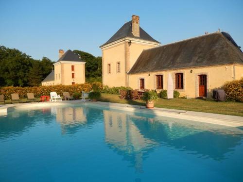Tuffe Val de la Cheronne House | Luxueux gîte avec piscine et Wifi, proche circuit 24H du Mans, animaux bienvenus - FR-1-410-430