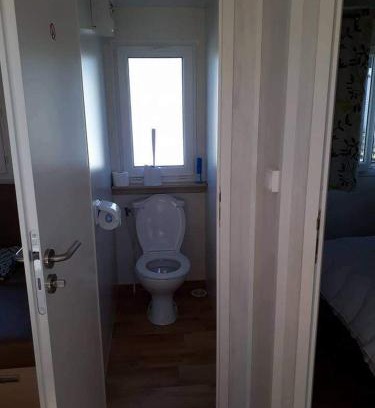 Bredene Ski Chalet | Luxueuze stacaravan in Bredene met eigen terras en tuintje (425)