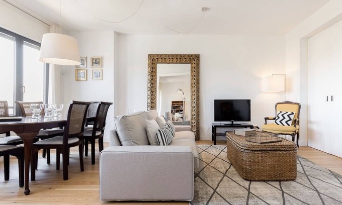 Lisbon Old Town Apartment | Luxuoso Apartamento T4 com 4 Banhos no Centro de Lisboa/Gulbenkian