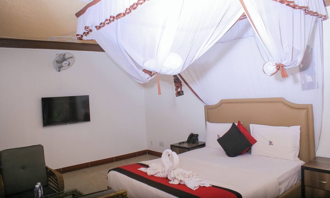 Entebbe Hotel | Luxuries Beach Resort in Entebbe 10 minutes away from International Airport