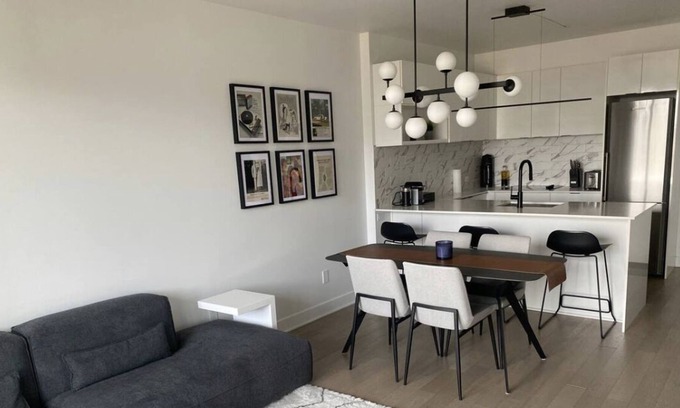 Griffintown Apartment | Luxurious 1 bedroom in the Heart of Montreal